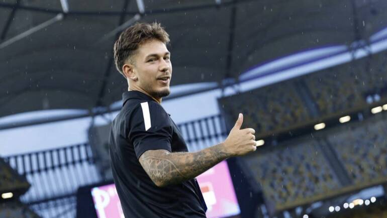 Palmero participa en la victoria de Malasia