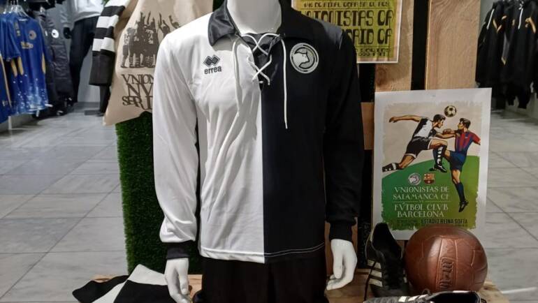 Porra especial con sorteo de una camiseta retro firmada por toda la plantilla